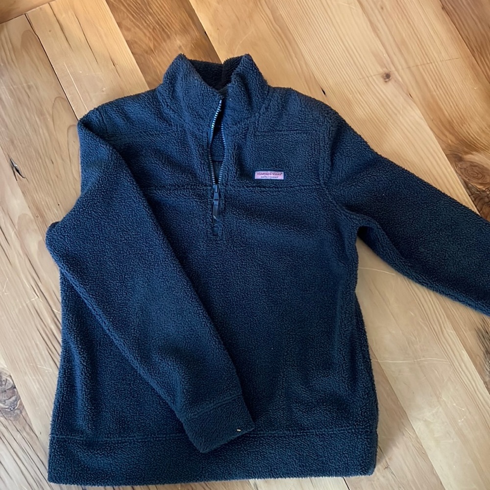 Woman’s XS vineyard Vines fleece sheep shirt